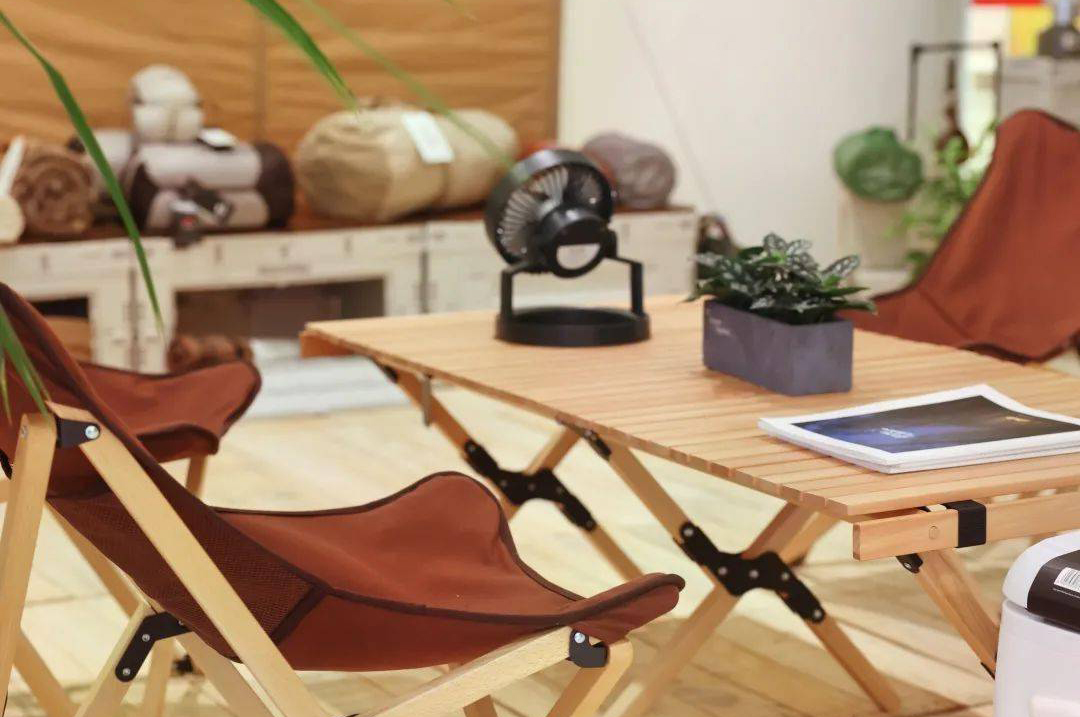 露營裝備店裝修效果圖